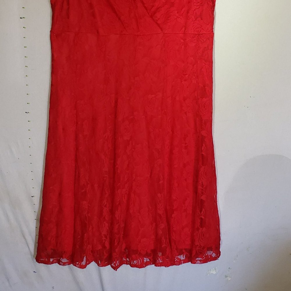 RED LACE DRESS - Picture 3 of 5